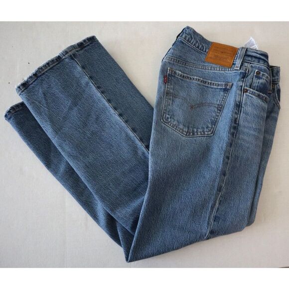 Levi's Women's Sz 27 x 30 Medium Wash Middy Ankle Flare Stretch Denim Jeans - Picture 8 of 9